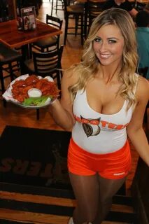 Sexiest hooters girls.