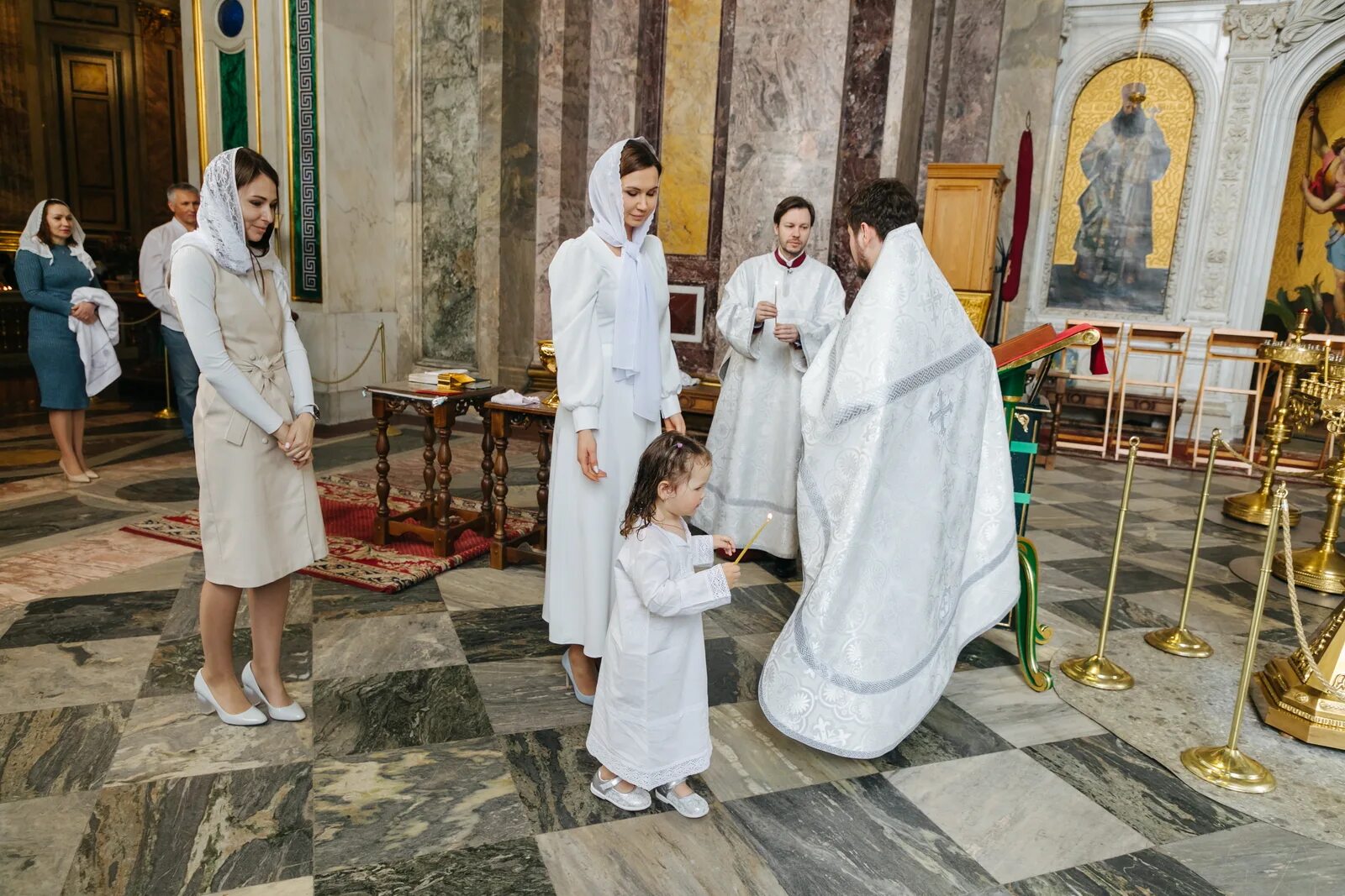 индивидуальное крещение. индивидуальное крещение. крещение в кронштадтском морском соборе. крещение в церкви спб. индивидуальное крещение.