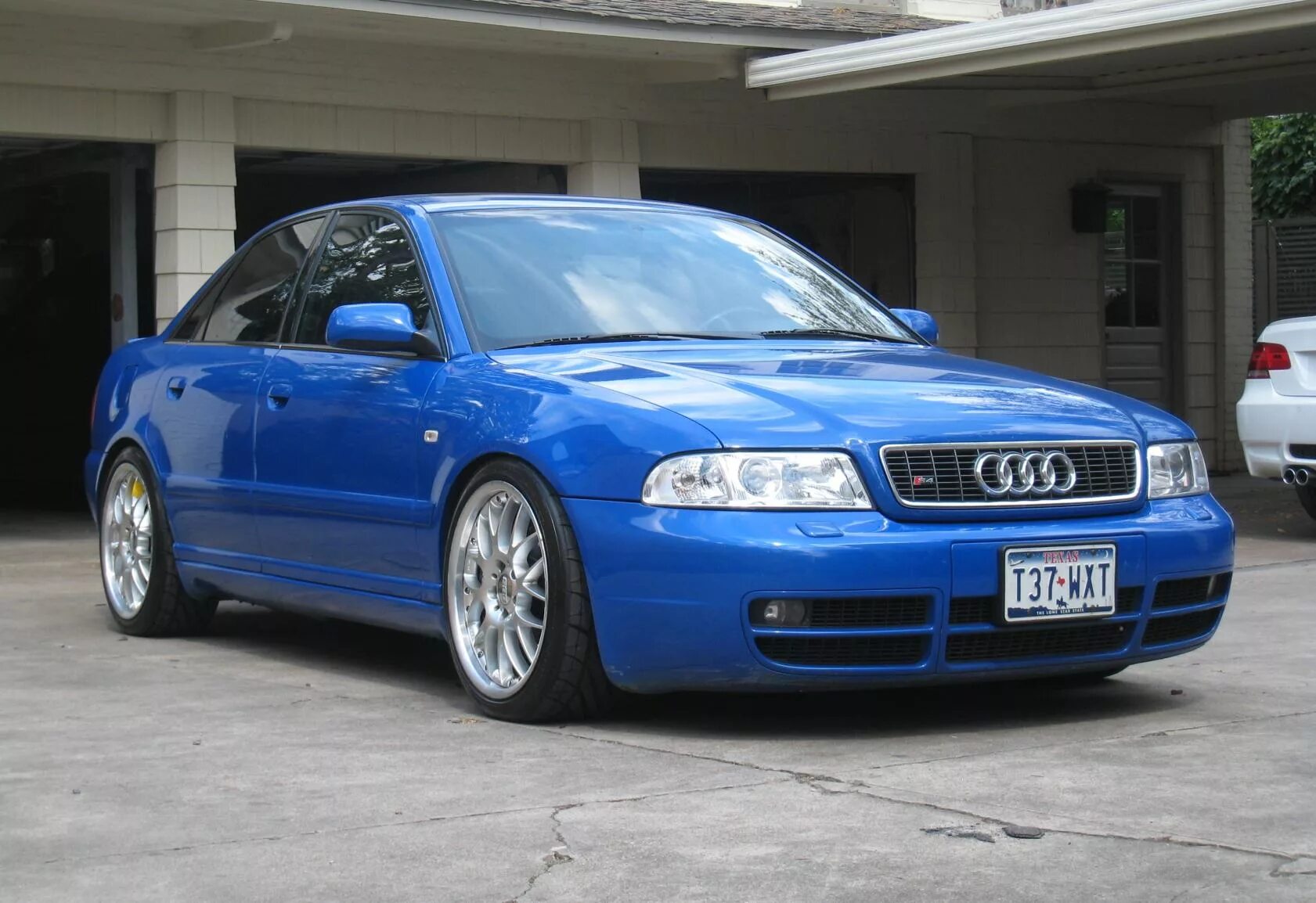 Б 5 х 2. Audi s4 1999. Audi a4 b5 s4. Audi s4 b5 sedan. Ауди s4 1998.