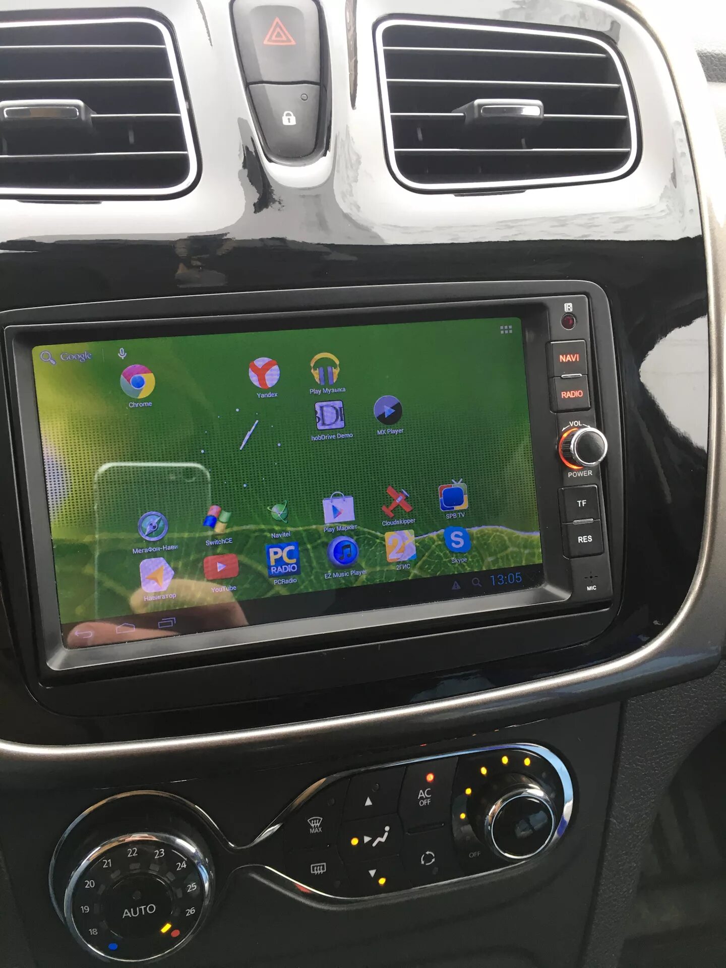 Renault logan android. Renault logan android