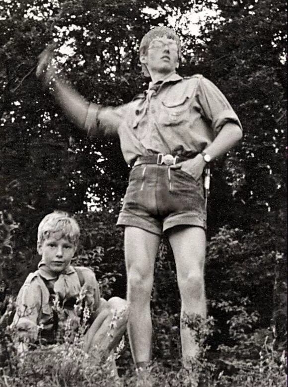 German vintage boys. Мальчики скауты. Мальчики гитлерюгенд в шортах. Мальчишки в коротких шортах. German vintage boys.