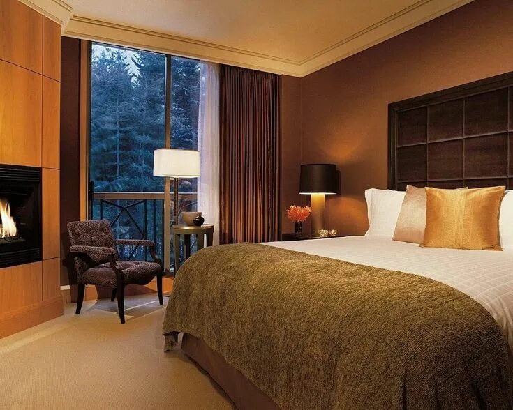 Warm com. Отель four Seasons Resort Whistler. Спальня four Seasons. Спальня в коричневых тонах. Коричневые стены в спальне.