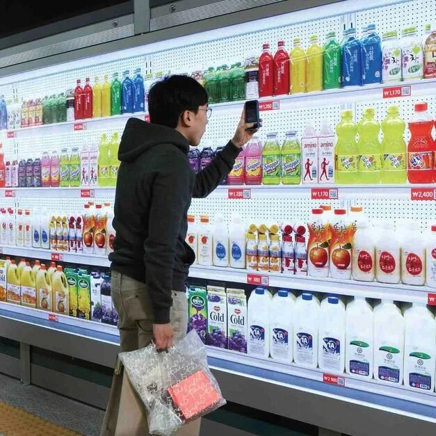 Виртуальная лавка вещей. Виртуальный продуктовый магазин. Виртуальные супермаркеты в корее. Qr код в магазине. Метро южной кореи.