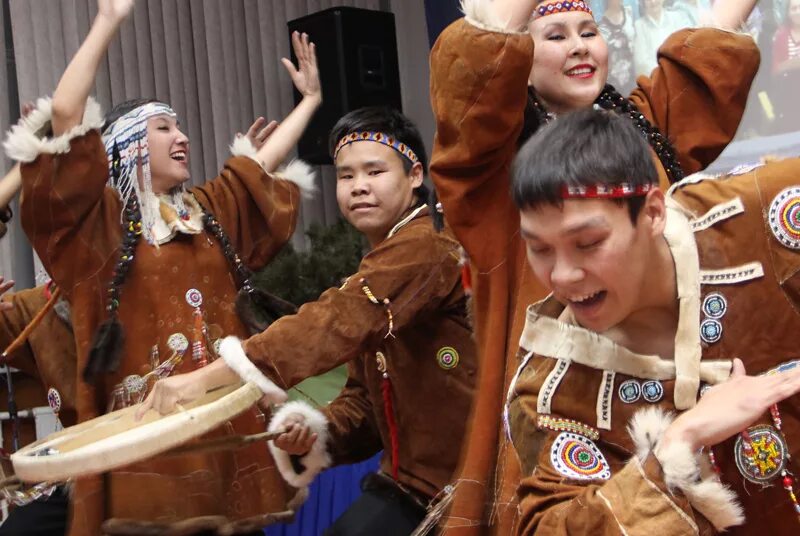 одежда камчадалов. камчадалы. ительмены и камчадалы. этнокнига магаданской области. камчадалов виктор владимирович алдан.