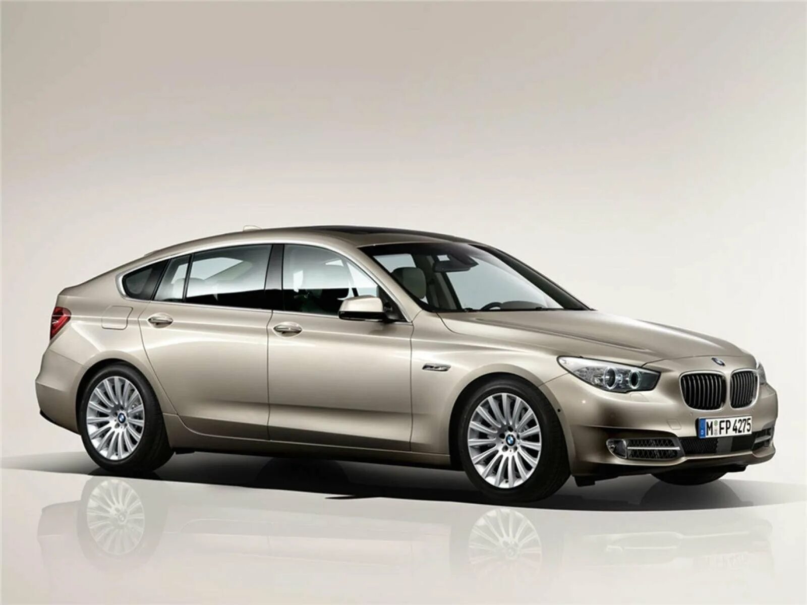 Bmw gt купить. БМВ Гранд Туризмо 5. BMW 5 Gran Turismo 2012. BMW 5 gt Gran Turismo. БМВ Гранд Туризмо 2012.