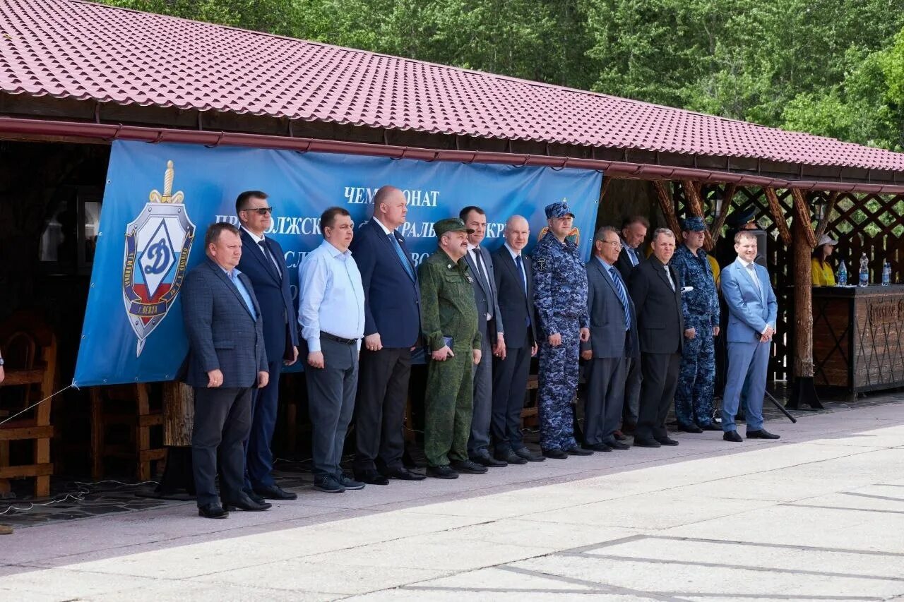 Адаптация 2023. Полпредство самарской области в москве. Андрей мачин адвокат владимир. Уткин андрей владимирович. Адвокат владимир каликин.