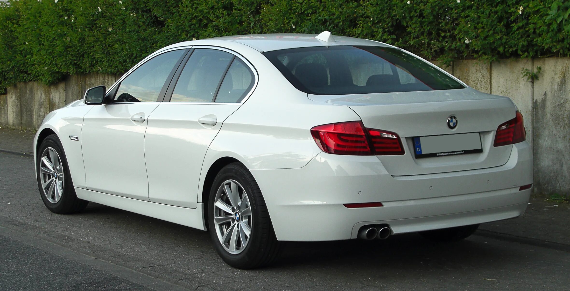 Bmw f10 2. Bmw 5 кузов f10. Бмв 5 f10. Bmw 5 f10. Bmw f10 hartge.