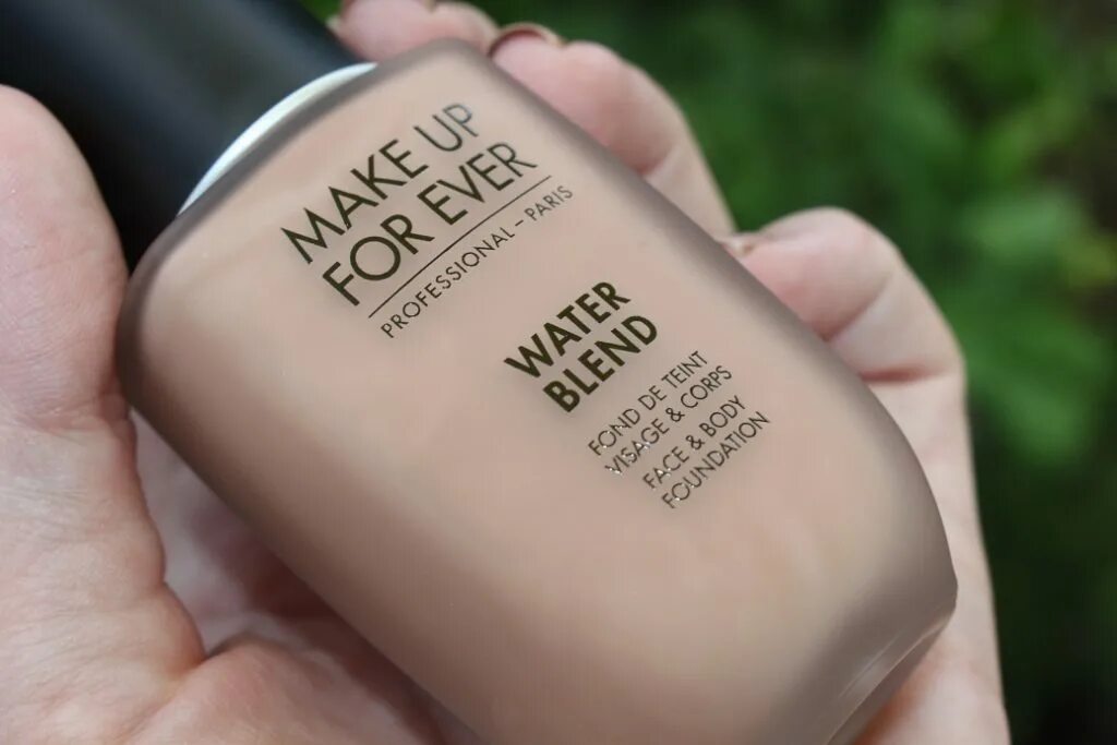 Water blend mufe y215. Make up forever water blend. Тоналка вода. Make up for ever water blend foundation оттенки. Make up forever тональный крем.