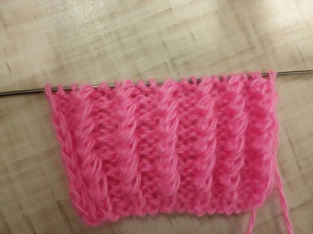 Декоративная резинка спицами. Фантазийные резинки спицами. Красивая резинка спицами для шапки. Вязать резинку спицами видео. Необычная вязаная резинка.