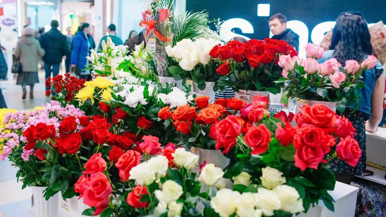 Флористика отелей. Цветы спб. Интерьер цветочного магазина. Цветы плаза. Цветы плаза.