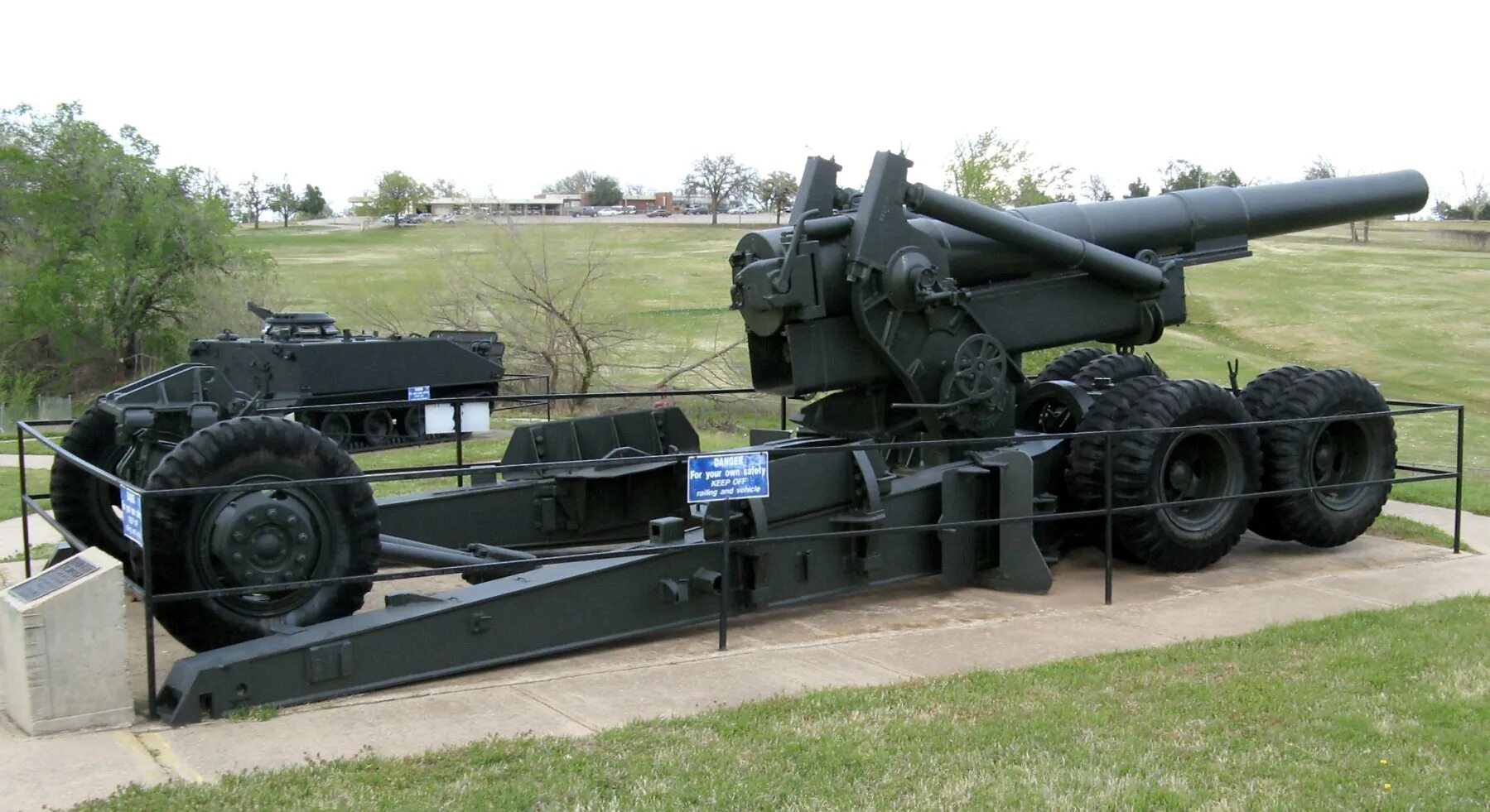 203 мм пушка. 203 Мм гаубица США. 203mm Howitzer m115. Гаубица m115. М 115 203 мм гаубица США.