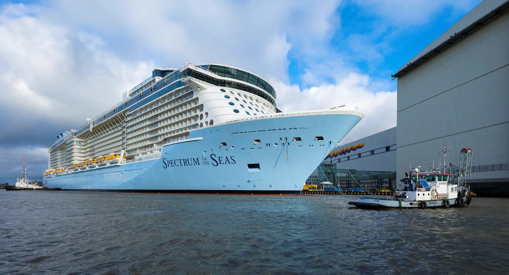 Лайнер spectrum of the seas. Спектр морей круизный лайнер. лайнер спектрум морей. корабль spectrum of the seas. фото spectrum of the sea.