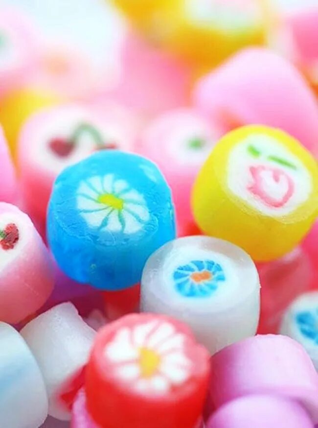 Японские сосательные конфеты. Конфеты сосательные с улыбкой. Sweet Candy цвет. Печатная сладость. Our colorful