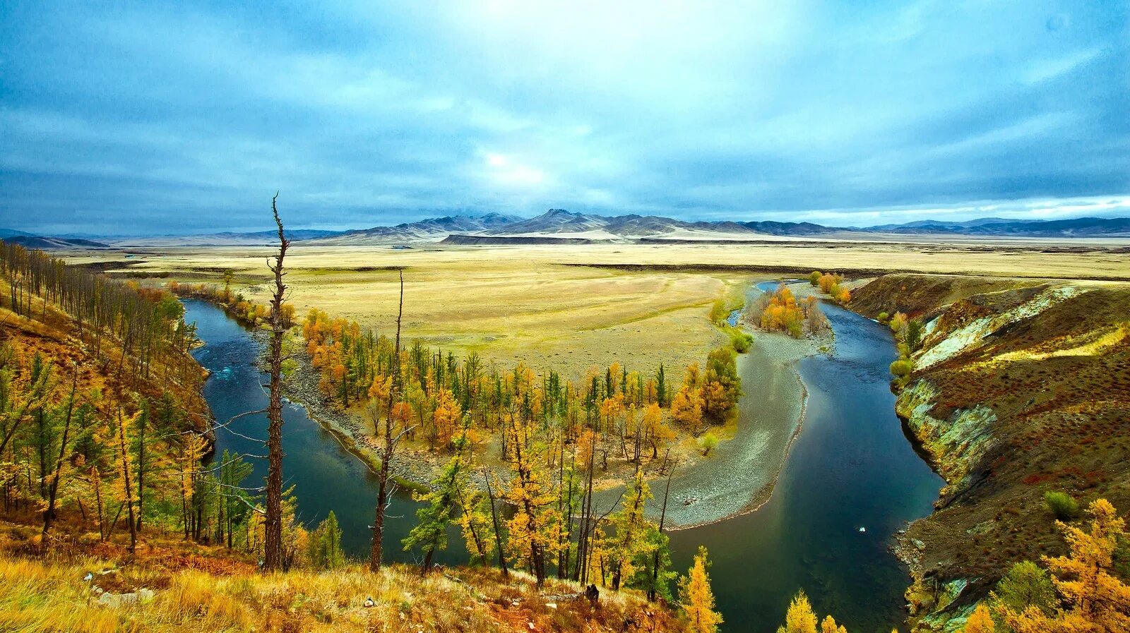 Река протекающая в россии и монголии. Долина реки Орхон Монголия. Orkhon Valley , Монголия. Река Орхон в Монголии. Ландшафт Долины реки Орхон.