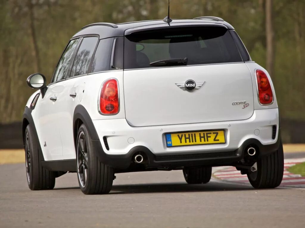 Включи мини истории. Mini Cooper SD all4 Countryman. Mini Cooper Countryman SD. Cooper SD all4. Mini Countryman SD(r60).