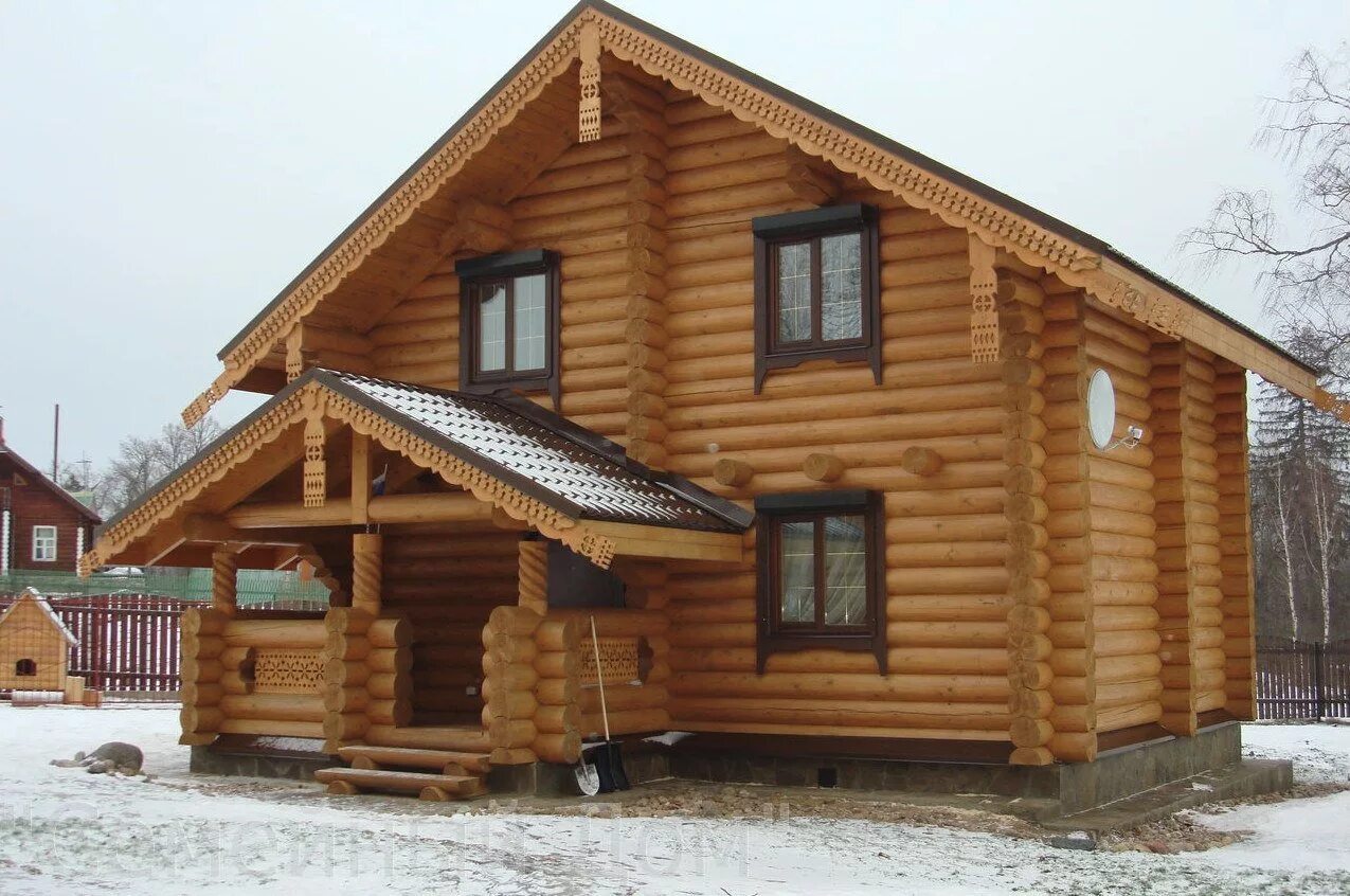 Срубы нижний. Срубы нижний. Дом из бревна. Рубленный дом. Деревянный дом из оцилиндрованного бревна 8*8.