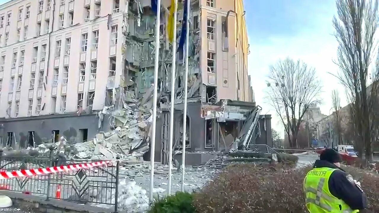 Киев сейчас. Взрывы в Киеве. Удары по Киеву. Киев бомбят сейчас. Почему не наносят удары по киеву