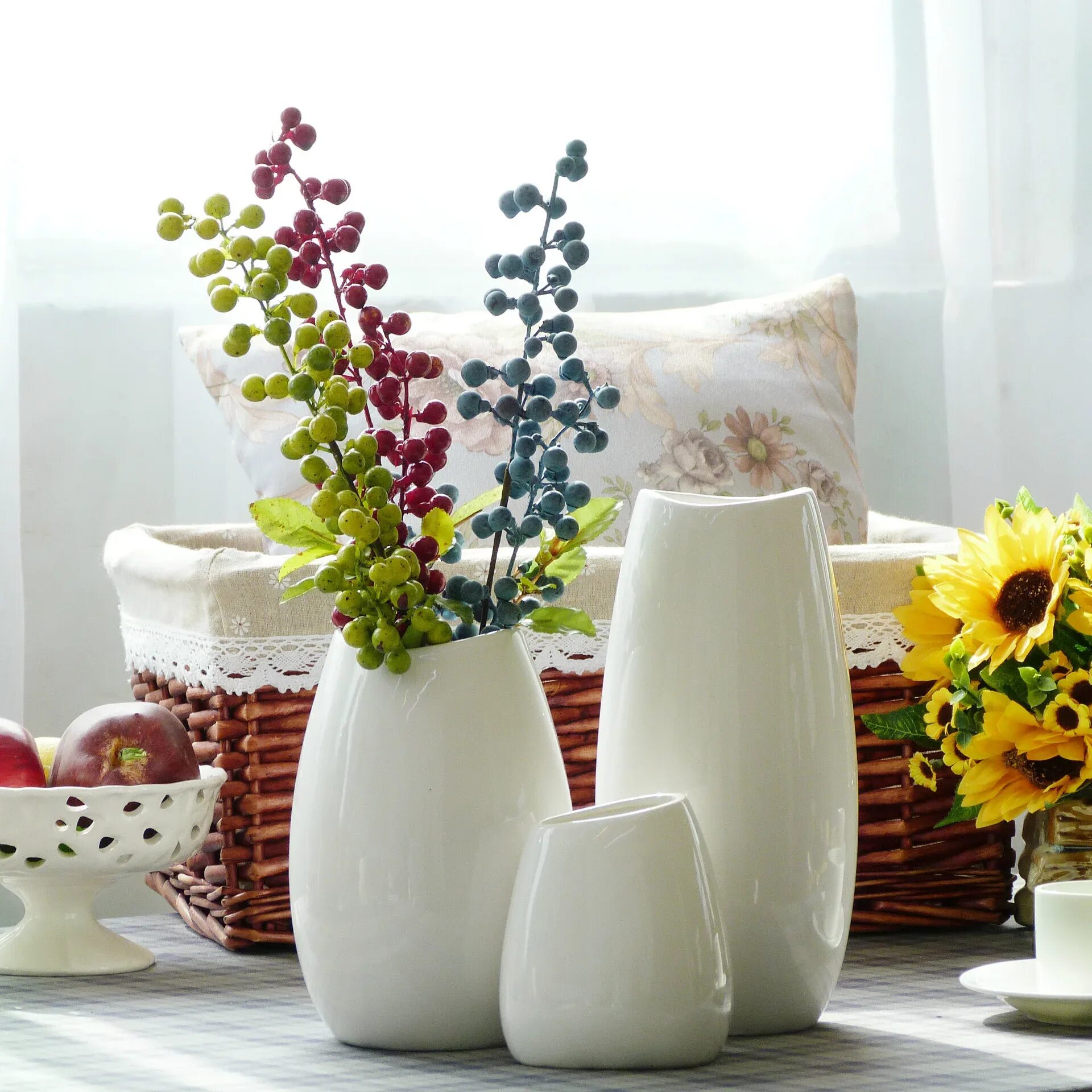 Что кроме цветов можно поставить в вазу. Интерьерные вазы. Вазы для цветов. Ваза для цветов. Стильные вазы для интерьера.