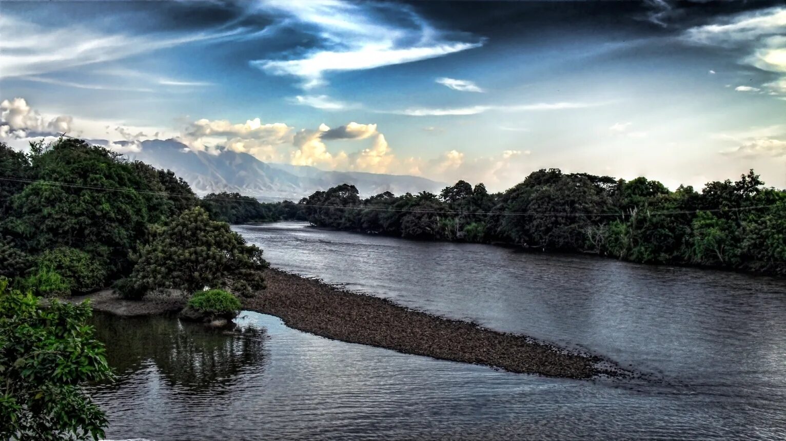 Река магдалена. Река Магдалена в Колумбии. Долина реки Магдалена Колумбия. Река Магдалена фото.