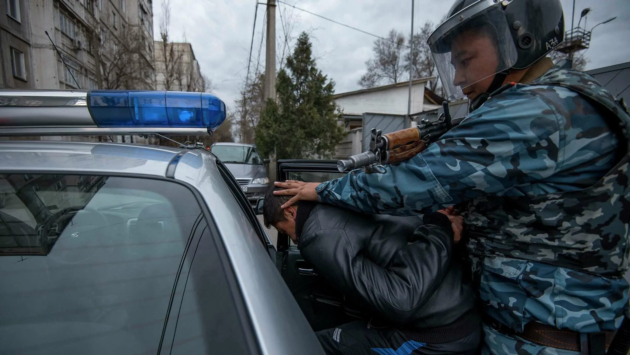 Криминальная полиция мвд. Что такое опг в криминале. Задержание полицейского. Криминальная полиция россии. Полиция и граждане.