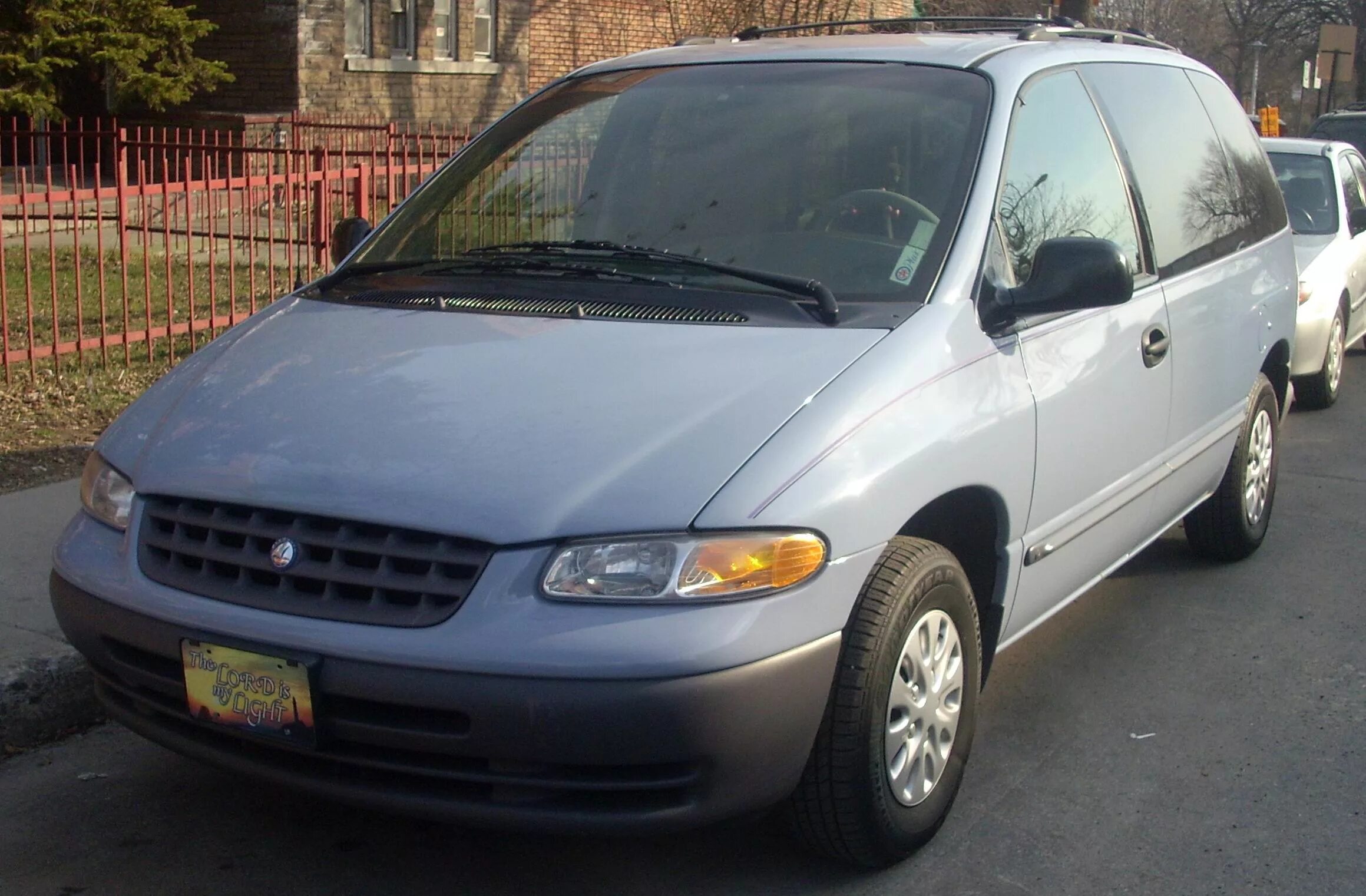 Dodge Caravan Voyager 1999. Плимут Гранд Вояджер. Плимут Вояджер 1998. Крайслер Плимут Вояджер. Крайслер вояджер караван