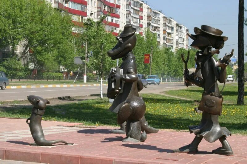 Троицкий храм г раменское. Ьротцуий храм горд раменсоке. Раменское площадь города. Раменское. Памятник сказочным героям раменское.