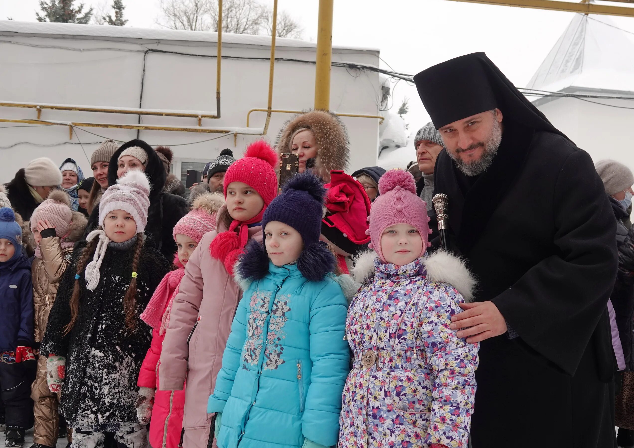 Свято успенский новомосковск. Новомосковск Успенский мужской монастырь. Свято-Успенский мужской монастырь Новомосковск 2022. Батюшки и имена Свято Успенский мужской монастырь Новомосковск.