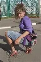 Певица ангина сейчас. Ангина певица 2023. Девочка заболела ангиной в шерстяном селф. Девушка болеет ангиной. Ангина певица 2022.