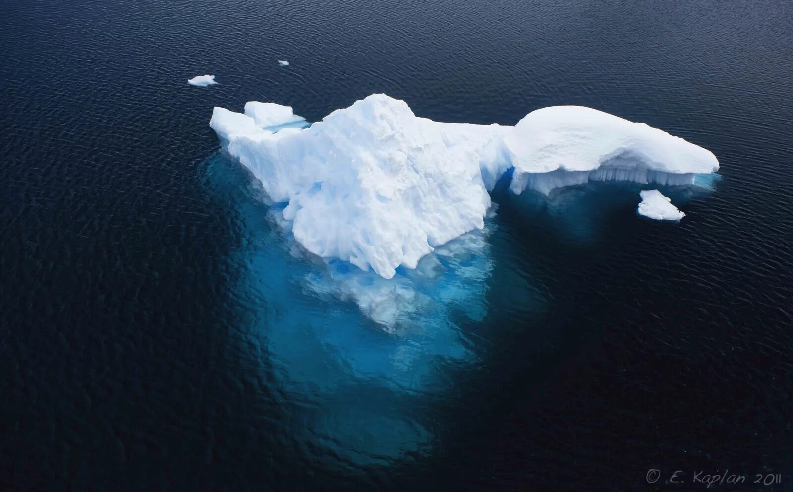 Айсберг Ледяная плавучая гора. Iceberg b17b. Айсберги в Атлантическом океане. Антарктида вода ростов