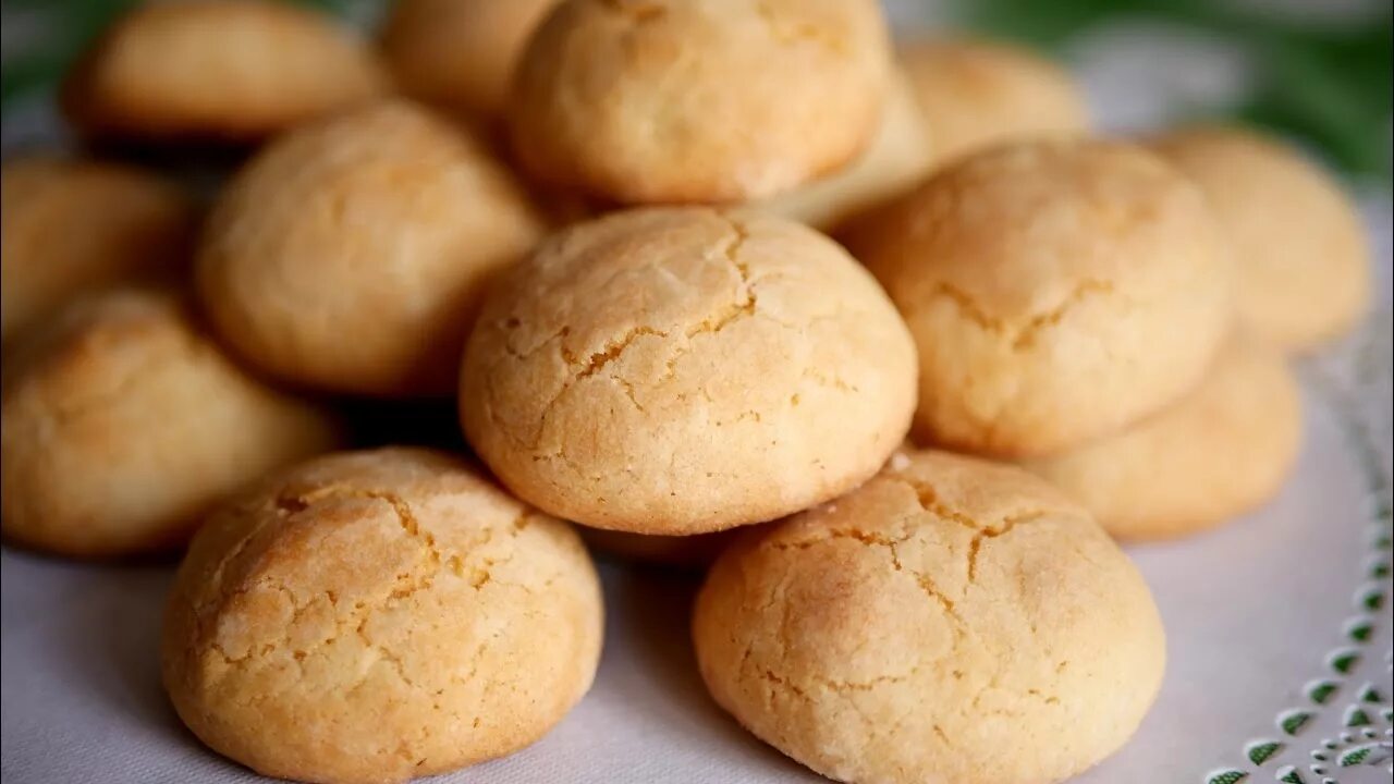 Печенье творожное квадратное. Квадратики с творогом. Печенье из творога для диабетиков. Овсяное печенье. Печенье с тростниковым сахаром.