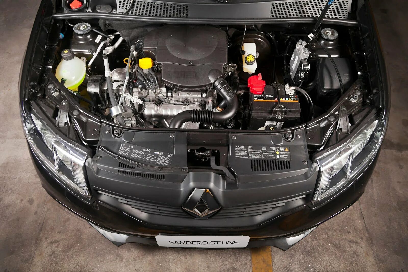 Уплотнитель под капот. - Renault Logan Stepway, 1,6 л, 2019 года аксессуары DRIV
