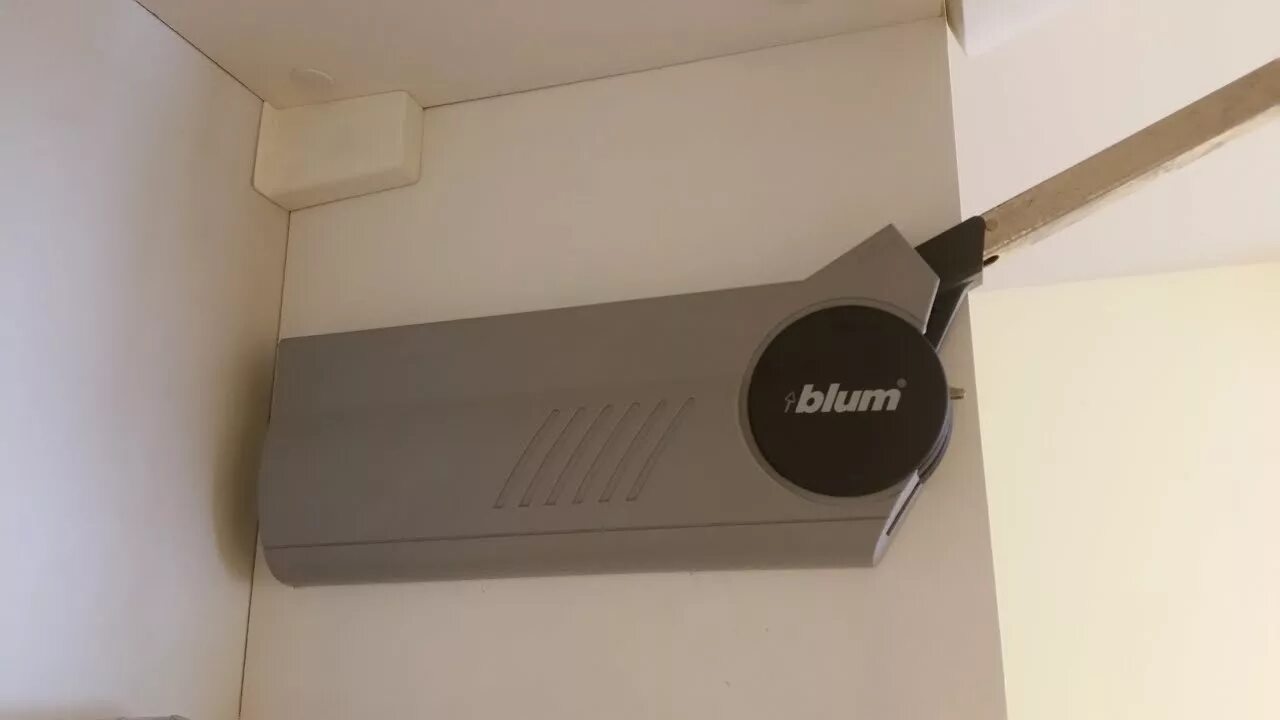 Доводчик blum aventos hf. Доводчик blum aventos. доводчик blumotion для blum aventos hf25. доводчик blum 20f200. кухонные доводчики blum.