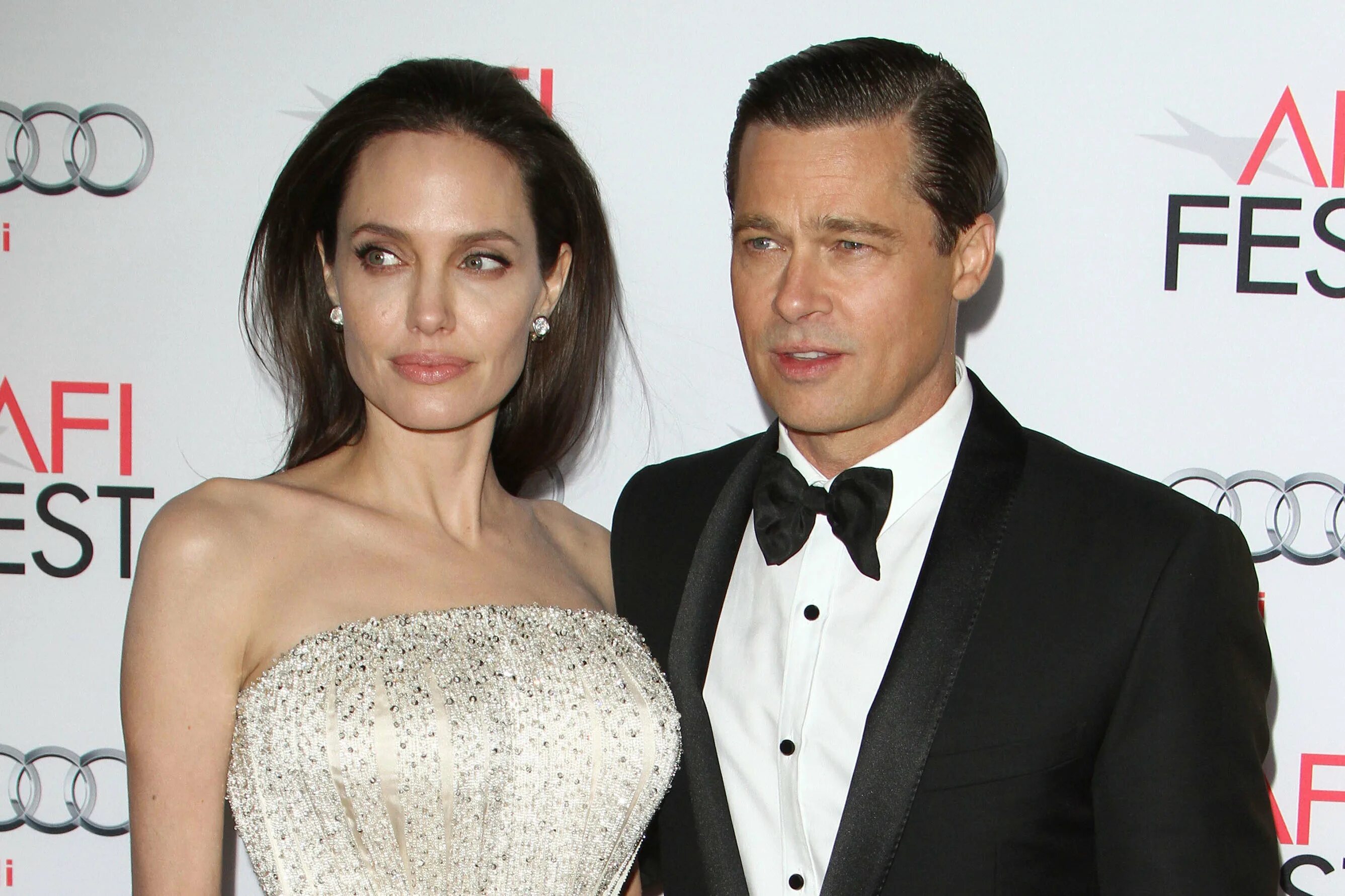 Анджелина джоли бывшие мужья. Brad Pitt and Angelina Jolie. Джоли и Питт. Анджелина Джоли 2022г. Анджелина Джоли 2022.