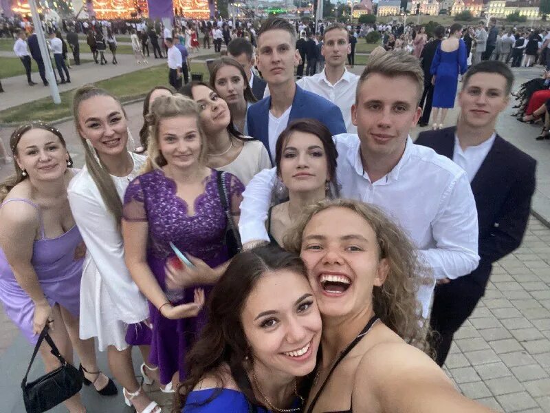 выпускники университета 2023