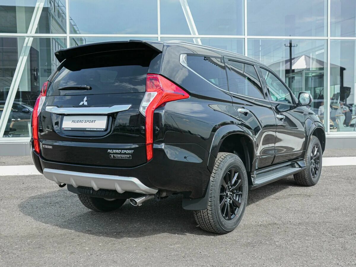 Pajero sport 2019. Mitsubishi pajero 2019 черный. Мицубиси паджеро спорт 2019. Mitsubishi pajero sport 2019 белый. Mitsubishi pajero sport 2019.
