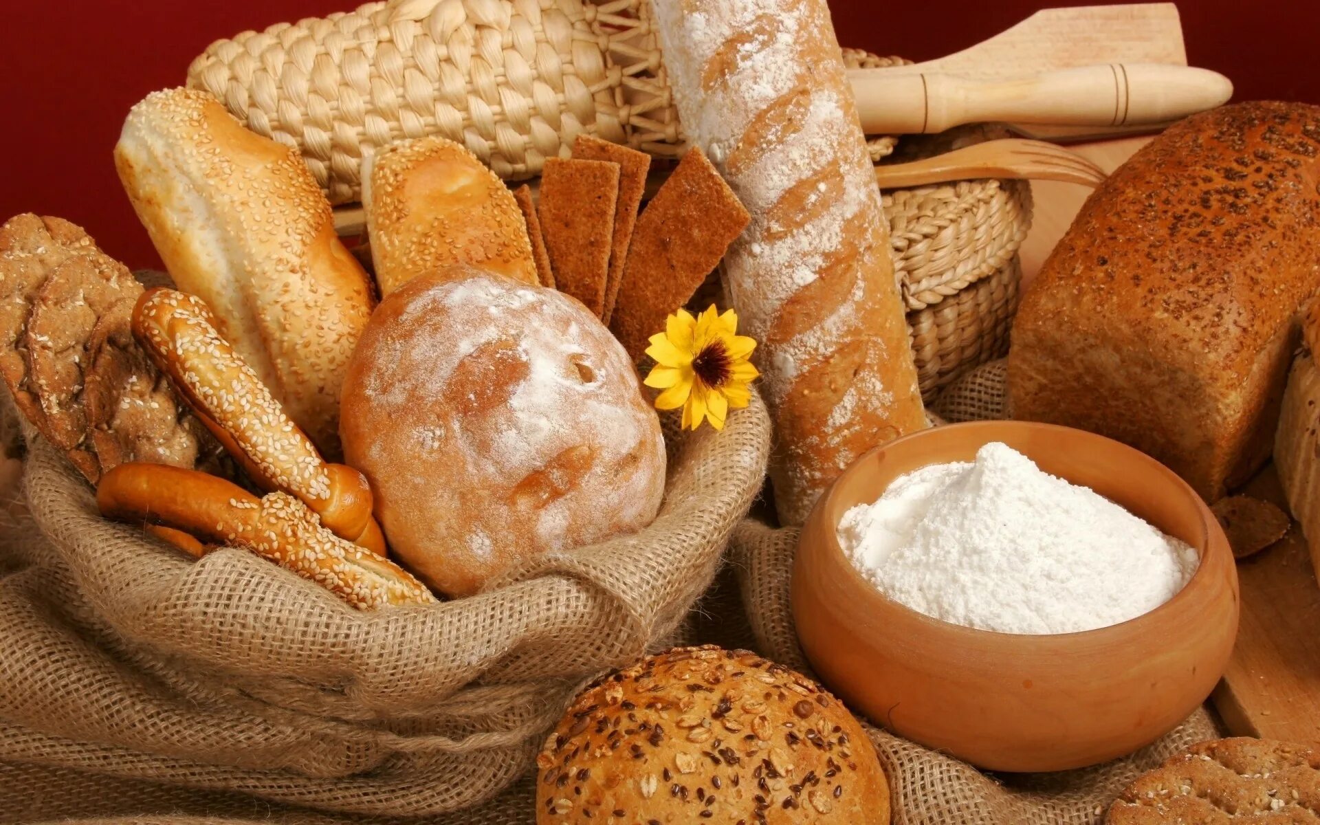 Мучные изделия из теста. Хлеб и хлебобулочные изделия. Красивый хлеб. Выпечка хлеба. Хлебобулочные изделия в муке.