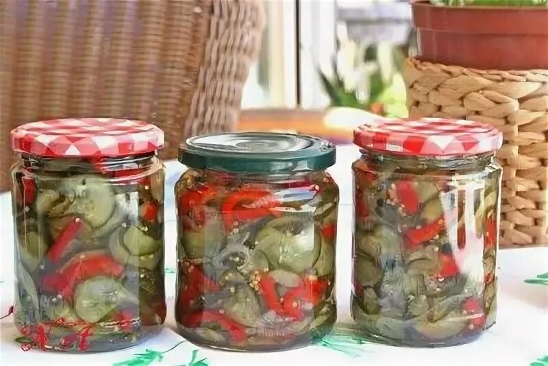 Пикули из огурцов для бутербродов на зиму. Пикули. пикули огурцы. пикули в банке. пикули из огурцов на зиму.
