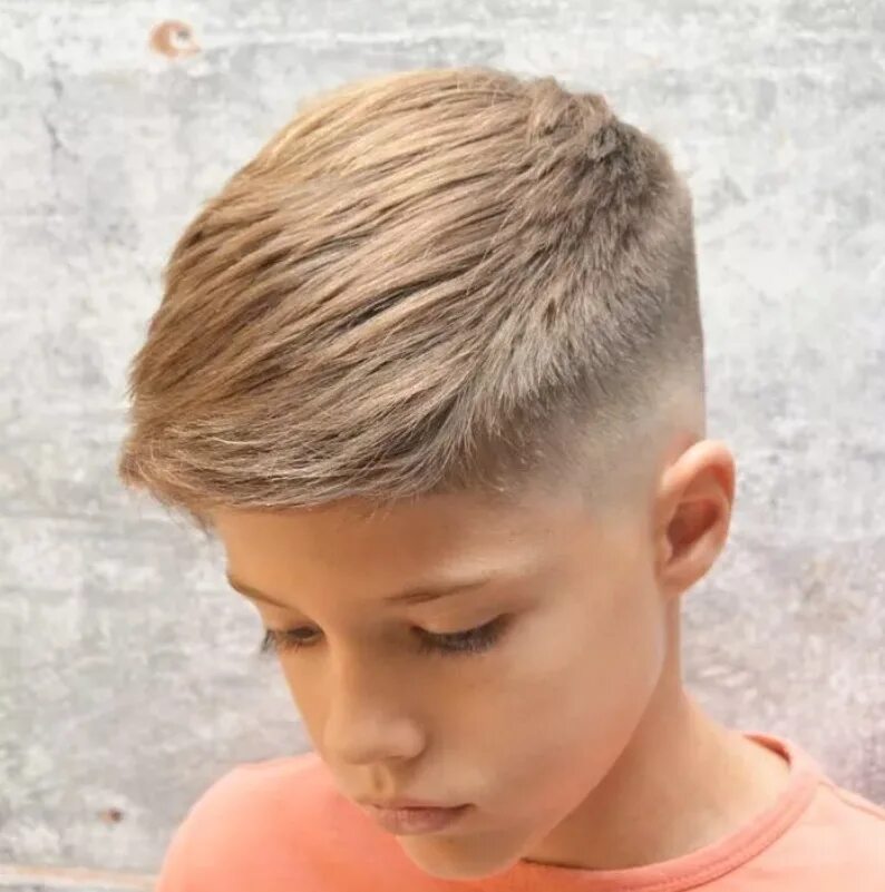 Квифф фейд. Подростковые стрижки волос. Фейд канадка полубокс. Стрижки для подростков. Подростковые стрижки волос.