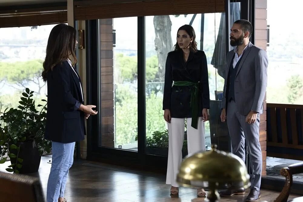 "Воссоединение" 2.Bölüm (TV Episode 2019) - Devrim Özkan as Feride Çaglar - IMDb