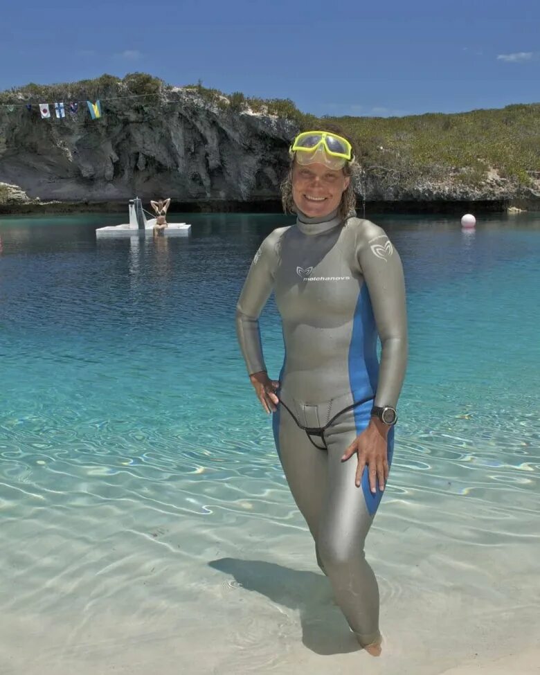 Фридайвингу натальи молчановой. Молчанова наталья фридайвер. Алексей молчанов и наталья молчанова. Дайвер наталья молчанова. Наталья молчанова.