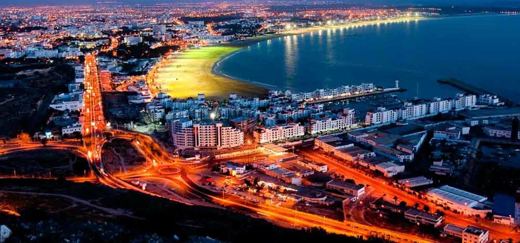 Марокко погода сейчас. Город Агадир в Марокко. Океан в Агадире Марокко. Курорт Касабланка Марокко. Агадир Марокко пляжи.