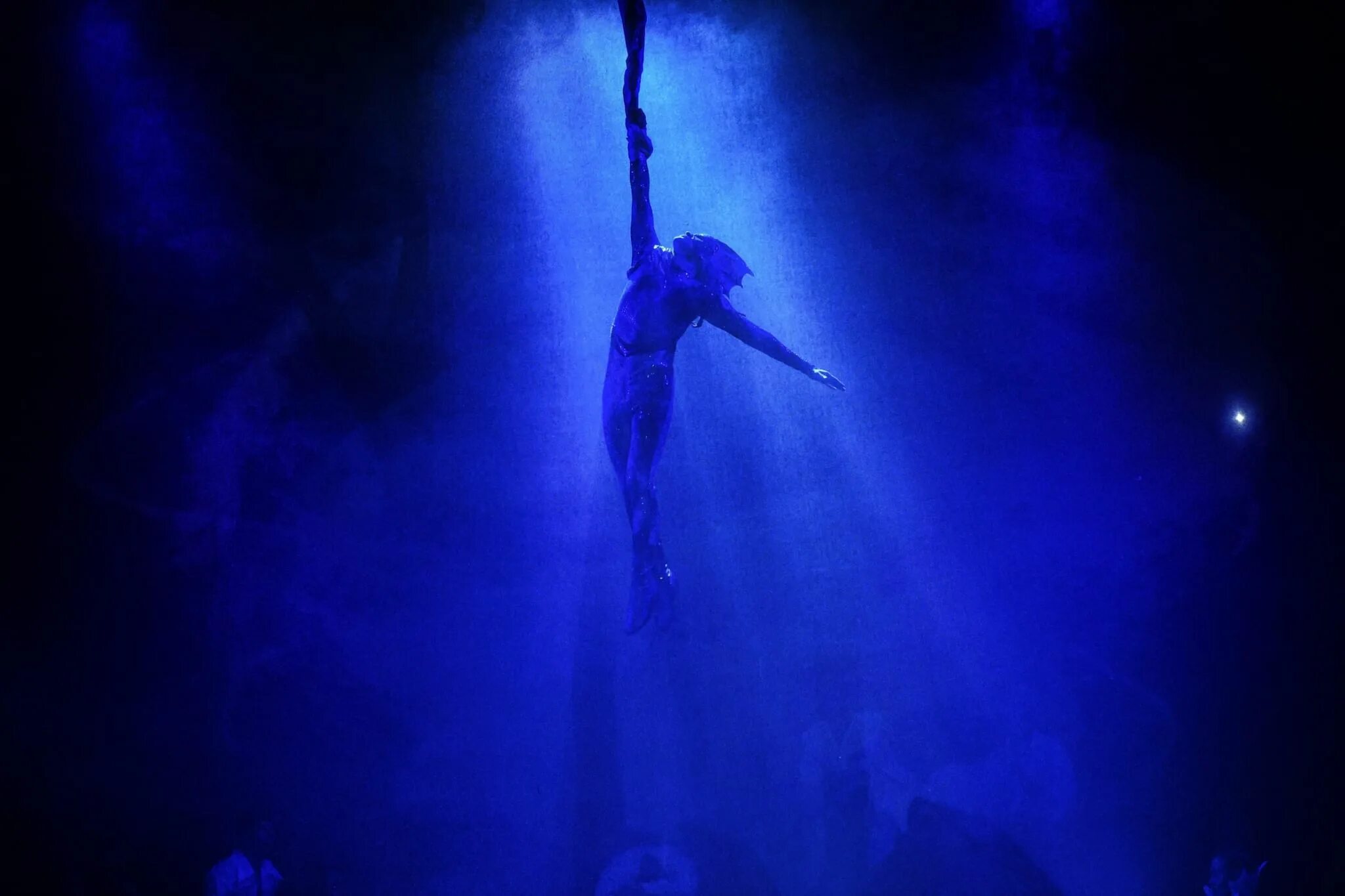 Человек амфибия барнаул театр. Александр беляев человек амфибия 1958. Человек амфибия барнаул. Человек амфибия барнаул. Человек амфибия старая издание.