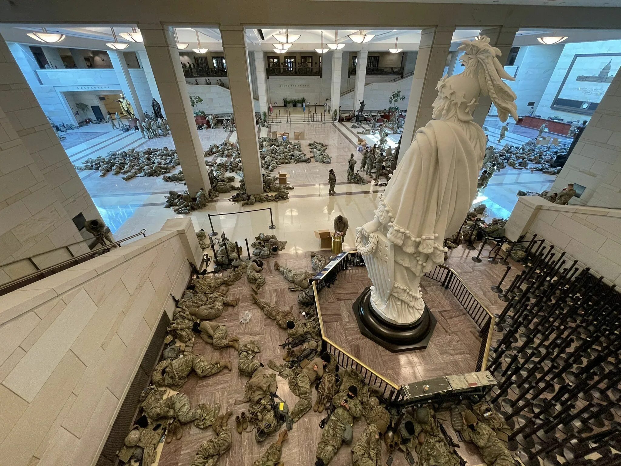 Канье вест президент 2020. Кани вест избивает. 01 2024 сша. 01 2024 сша. 13.