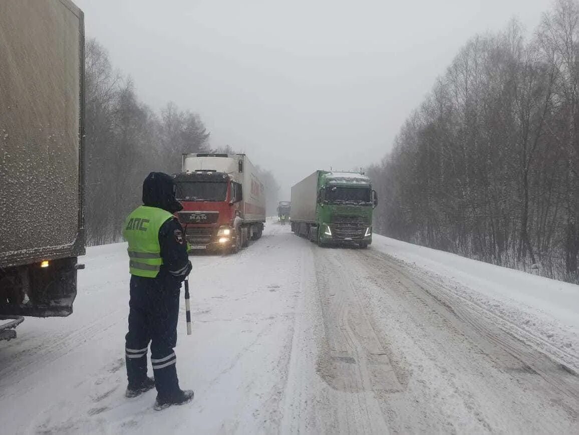 То сейчас на дорогах. Трасса м5 Челябинск. Трасса м5 Урал Уфа Челябинск. М 5 трасса обстановка Уфа Челябинск. Заторы на м5 в Челябинской области.