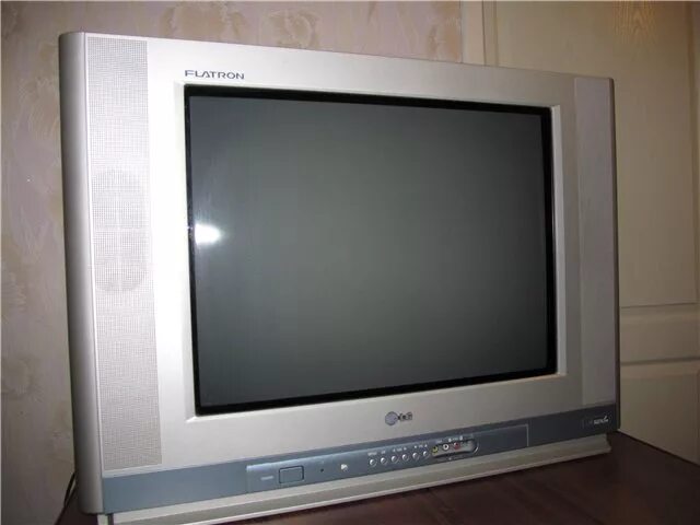 Телевизор 2004 года. Телевизоры большие 2004 года выпуска. Телевизор 2004 Россия. Продам телевизор в Ташкенте. Телевизоры 2004 года