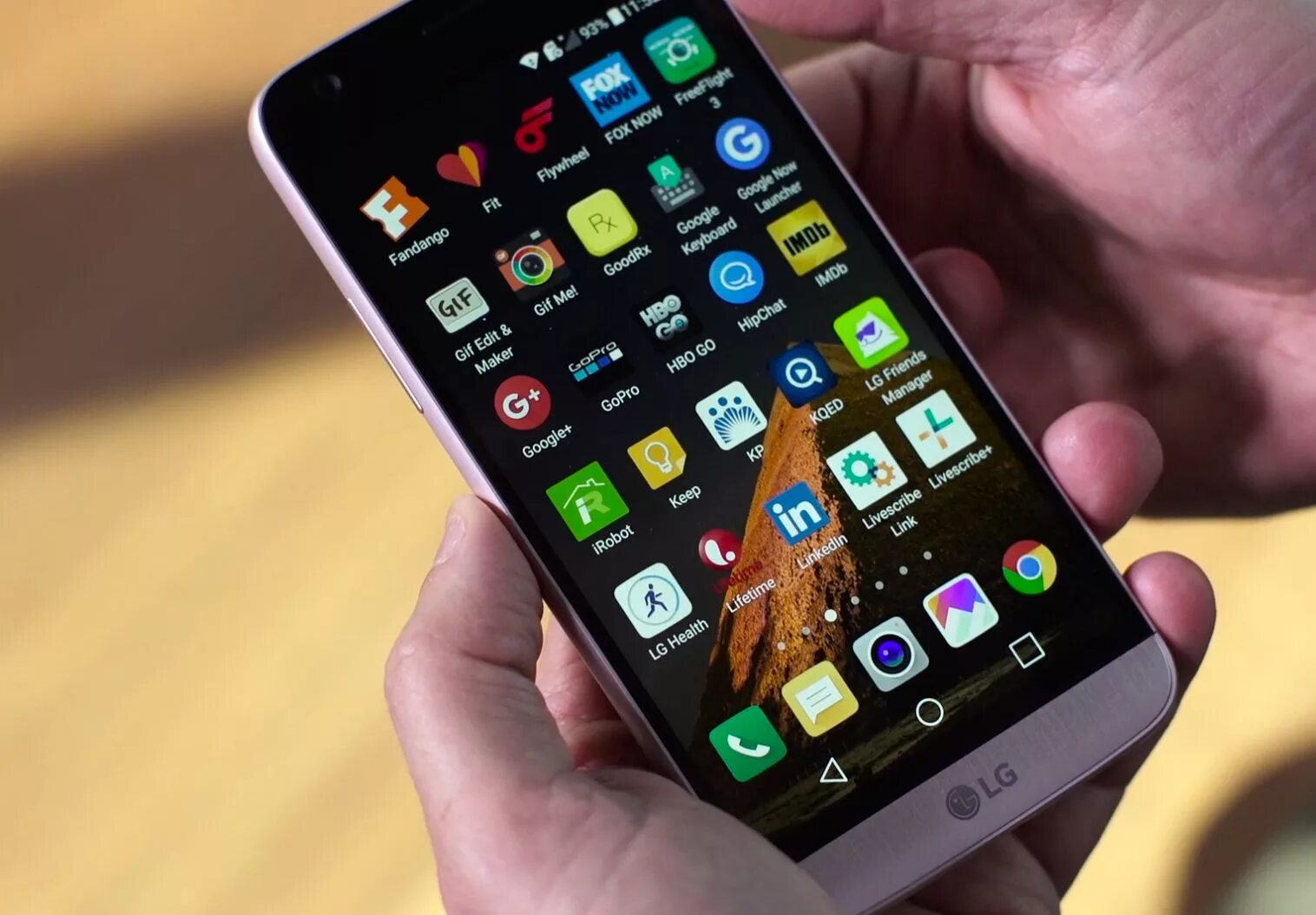 Телефон андроид 4g. LG 5. LG g5. Android смартфон. Порошие телефоны андроид.