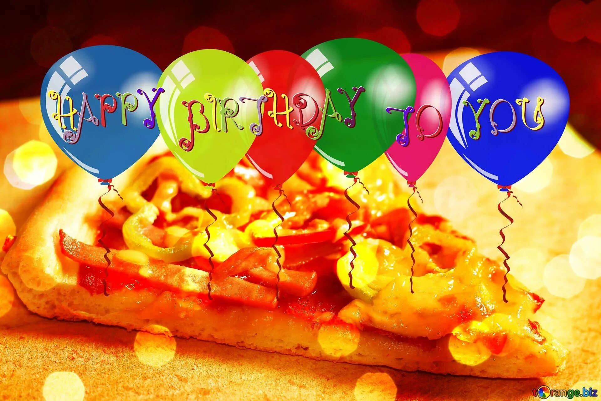 Твоя пицца день рождения. Пицца на день рождения. Пицца со свечами на день рождения. День рождения пиццерии. Праздничная пицца в день рождения.