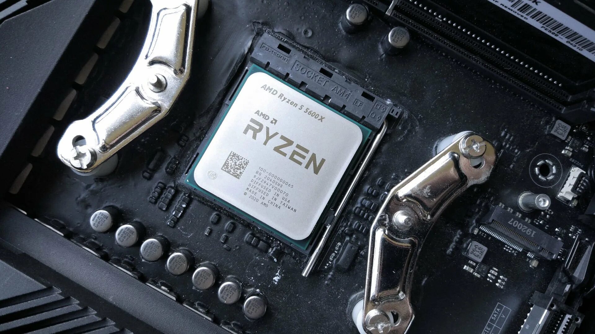 Ryzen 5600 какую материнскую плату. Процессор AMD 5600x. AMD 5 5600x. Ryzen 5600x. Процессор AMD Ryzen 5600.