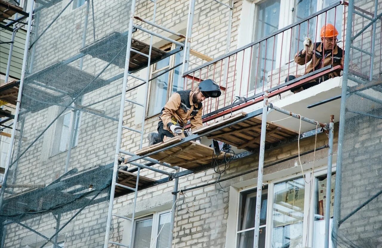 Про капитальный ремонт. Капремонт зданий. Капремонт МКД. Реконструкция и капремонт зданий. Ремонт многоквартирного дома.