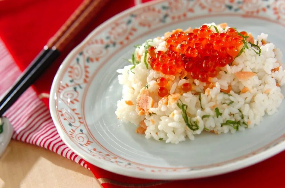 Рис с красной рыбой. Семга с рисом и овощами. Ризотто с семгой. Рис с икрой